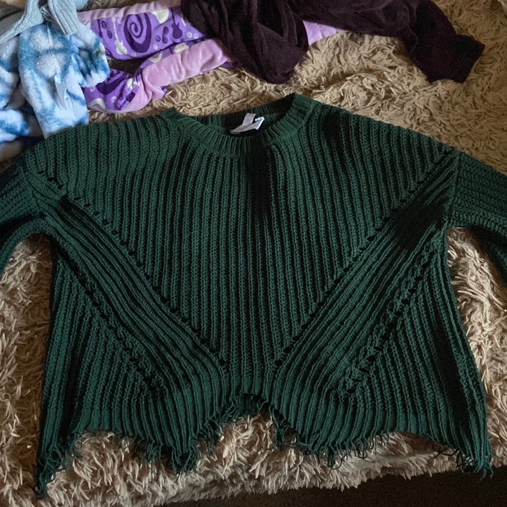 forest green frayed crop top